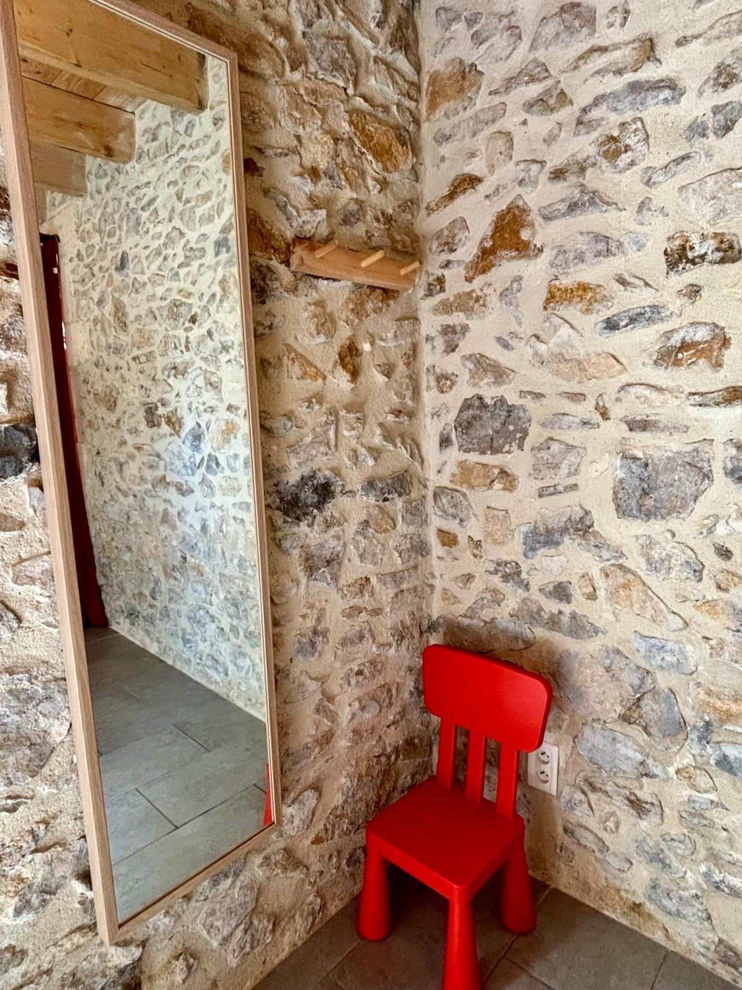 Arles Fait Sa Revolution Villa ภายนอก รูปภาพ