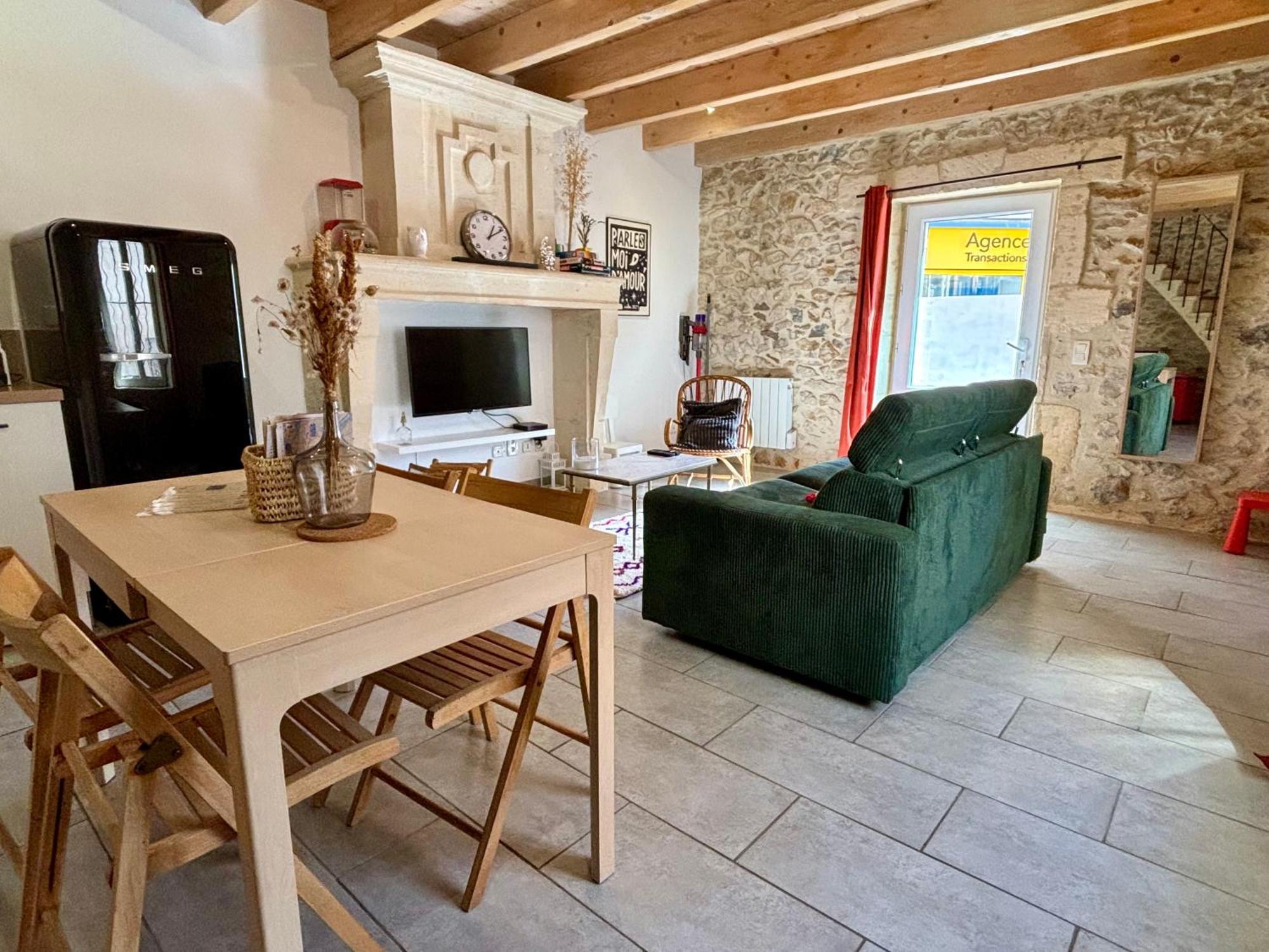 Arles Fait Sa Revolution Villa ภายนอก รูปภาพ